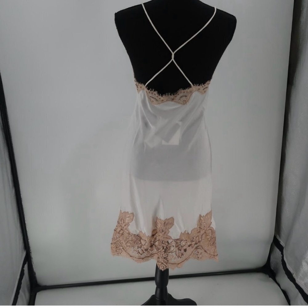 Zara White and Tan Slip - Picture 8 of 8
